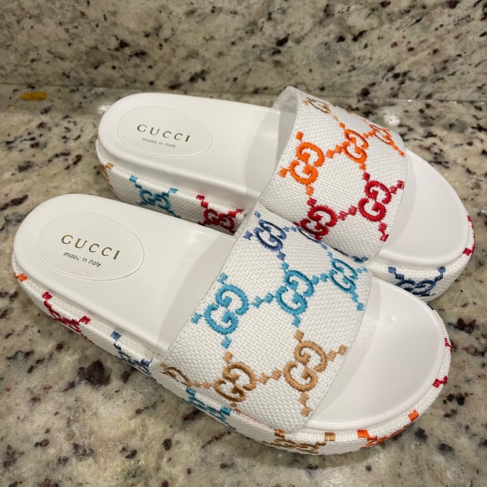 white G slides size 40 fit like 8.5